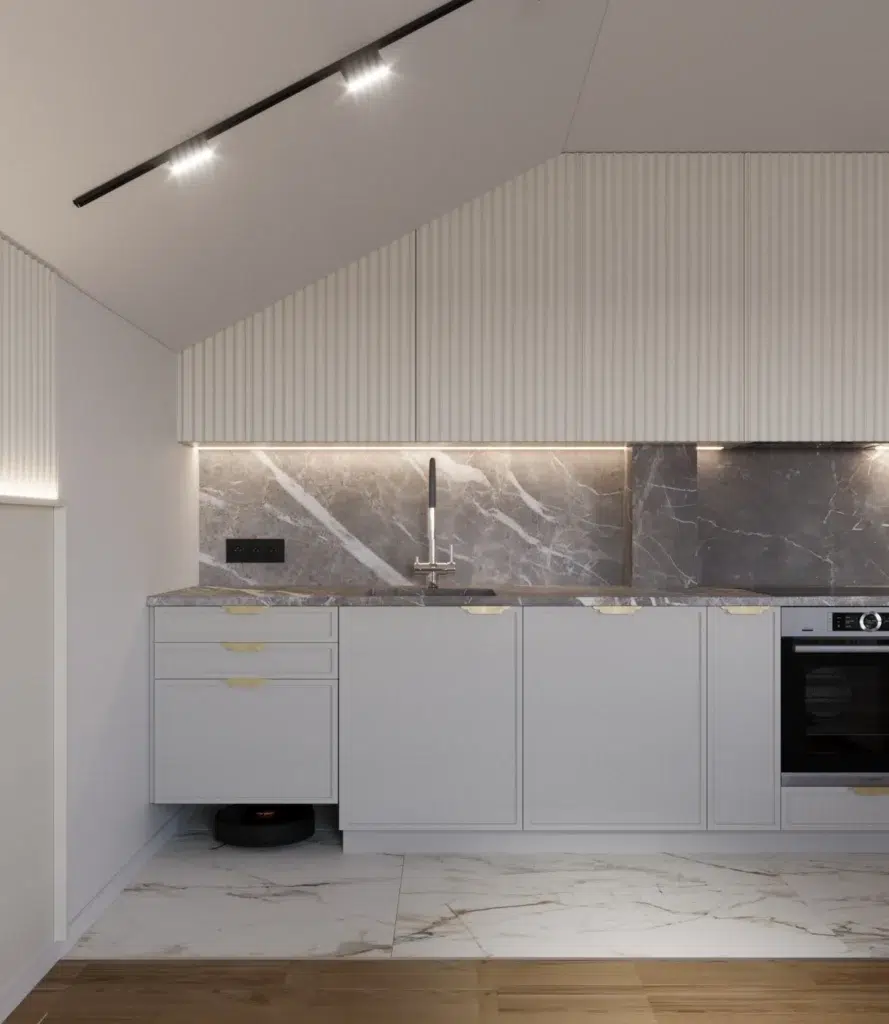 Nowoczesna kuchnia w jasnych kolorach z marmurowym blatem i ryflowanymi frontami, minimalistyczny projekt wnętrz